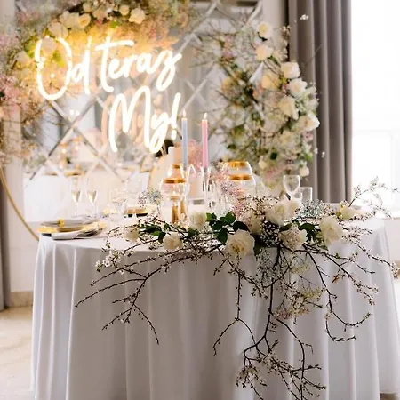 Otel Atena Wedding, Business &