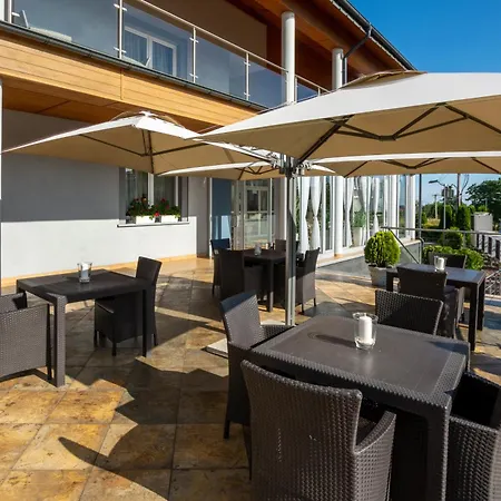 Atena Wedding, Business & ホテル